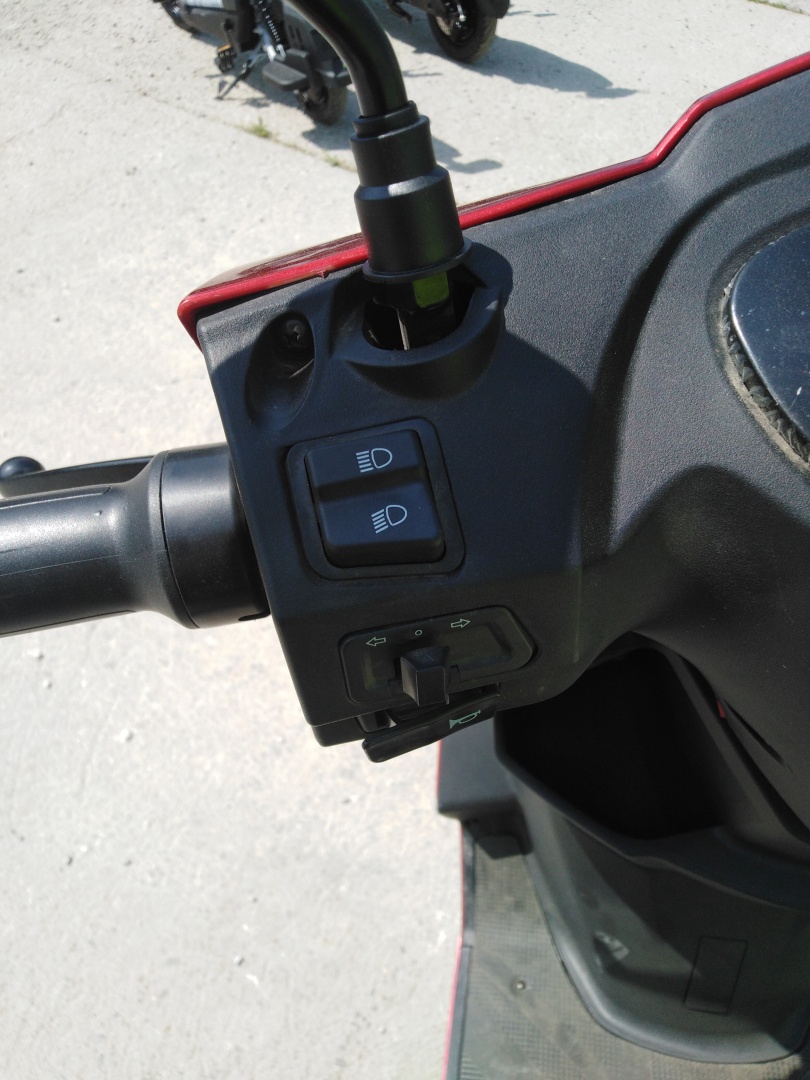 ЕЛЕКТРИЧЕСКИ СКУТЕР MAXMOTORS PowerBull 4000W Red - Image 6