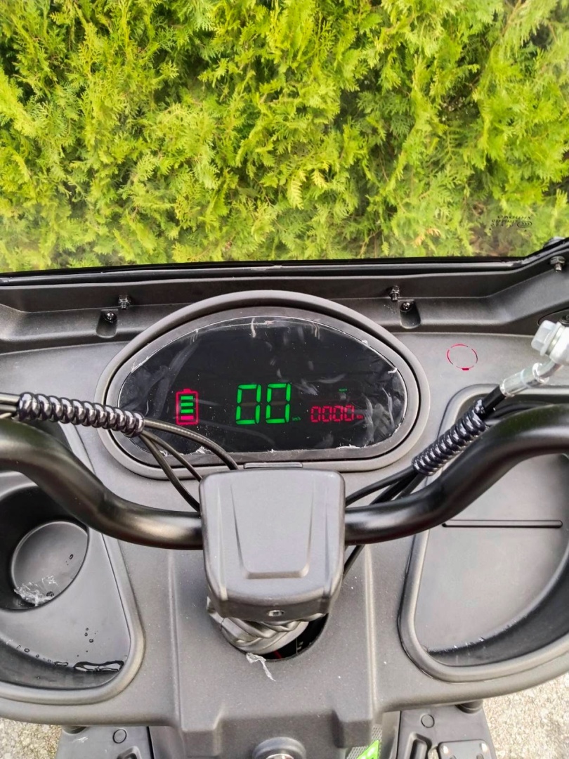 Електрическа триколка с покрив и соларен панел - 2000W + USB и радио - Image 7