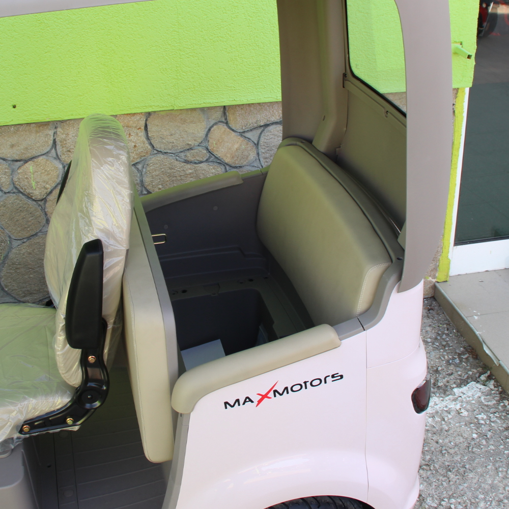Електрическа триколка Max Motors Luxury Bus Ivory White - Image 7